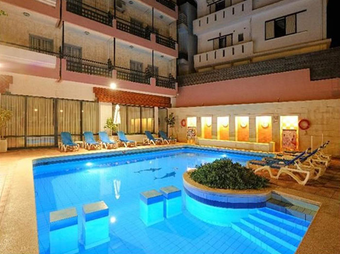 Бассейн отеля Ariane Apart Hotel 3* (Ариан Апарт Отель 3*) Фото отеля Ariane Apart Hotel 3* (Ариан Апарт Отель 3*)