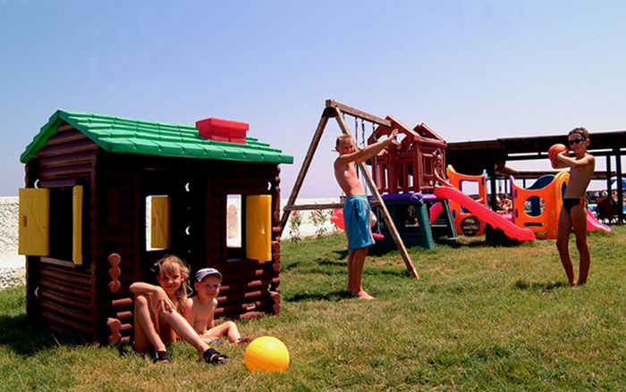 Детская площадка отеля Themis Beach 4* (Темис Бич 4*) Фото отеля Themis Beach 4* (Темис Бич 4*)