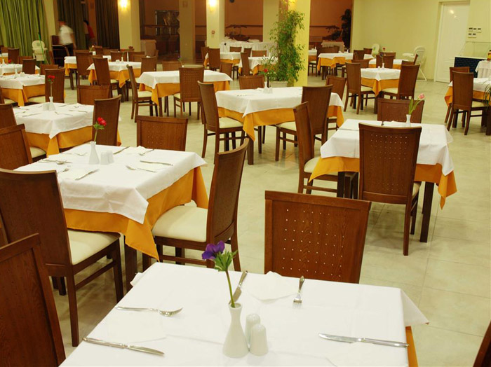 Ресторан отеля Majestic Hotel and Spa 4* (Маджестик Отель энд Спа 4*) Фото отеля Majestic Hotel and Spa 4* (Маджестик Отель энд Спа 4*)