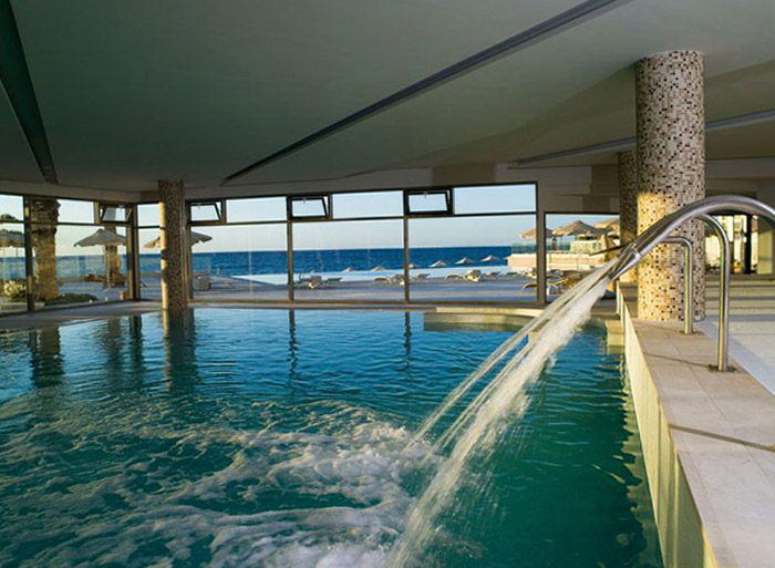 Крытый бассейн отеля Aktia Lounge Hotel & Spa 5* (Актиа Лаунж Отель энд Спа 5*) Фото отеля Aktia Lounge Hotel & Spa 5* (Актиа Лаунж Отель энд Спа 5*)