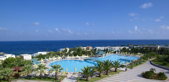 Бассейн отеля Iberostar Creta Marine 5* (Иберостар Крит Марин 5*) Фото отеля Iberostar Creta Marine 5* (Иберостар Крит Марин 5*)