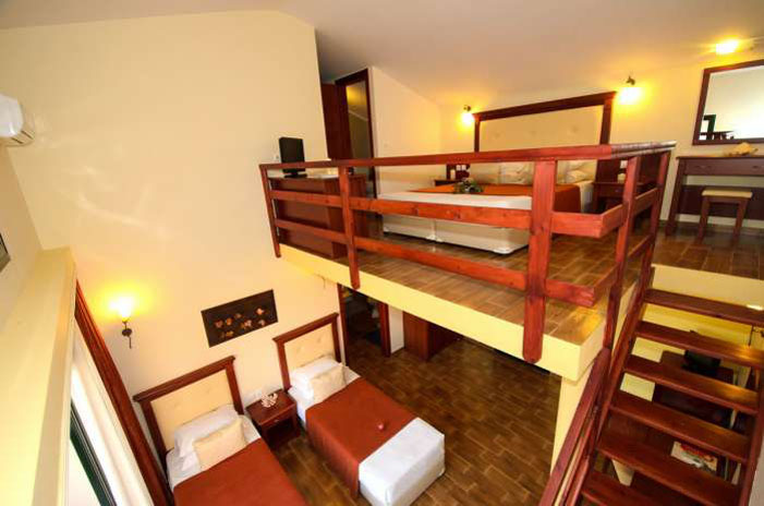 Номер Maisonette отеля Village Mare 4* (Вилладж Маре 4*) Фото отеля Village Mare 4* (Вилладж Маре 4*)