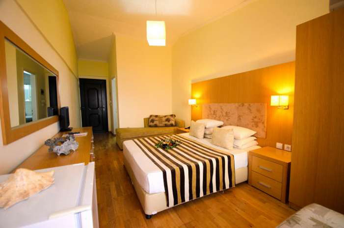 Номер Double Room отеля Village Mare 4* (Вилладж Маре 4*) Фото отеля Village Mare 4* (Вилладж Маре 4*)