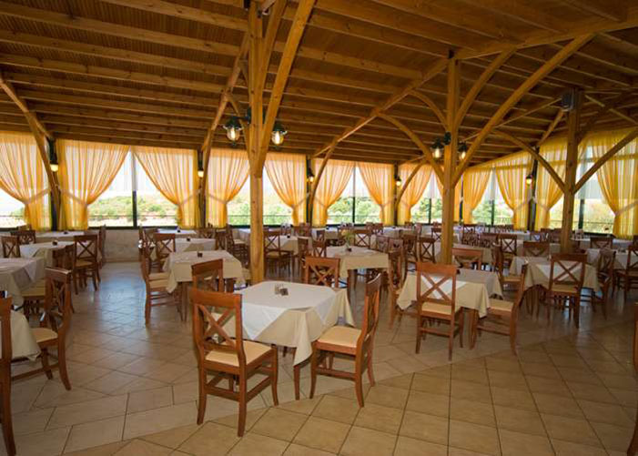 Ресторан отеля Village Mare 4* (Вилладж Маре 4*) Фото отеля Village Mare 4* (Вилладж Маре 4*)