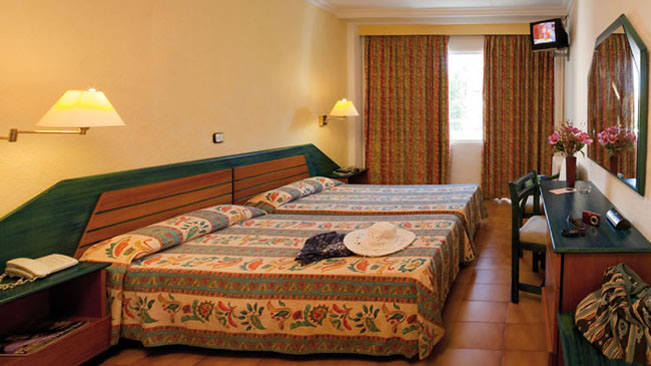Номер отеля Seramar Luna-Luna Park 3* (Серамар Луна-Луна Парк 3*) Фото отеля Seramar Luna-Luna Park 3* (Серамар Луна-Луна Парк 3*)