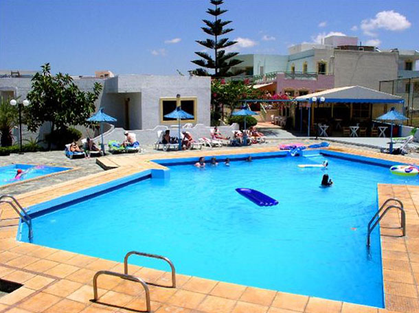 Бассейн отеля Klio Aparthotel 4* (Клио Апарт Отель 4*) Фото отеля Klio Aparthotel 4* (Клио Апарт Отель 4*)