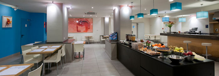Буфет отеля Hotel Sagrada Familia 3* (Отель Саграда Фамилия 3*) Фото отеля Hotel Sagrada Familia 3* (Отель Саграда Фамилия 3*)