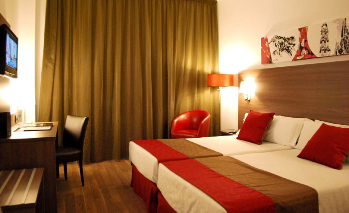 Номер отеля Hotel 4 Barcelona 4* (Отель 4 Барселона 4*) Фото отеля Hotel 4 Barcelona 4* (Отель 4 Барселона 4*)