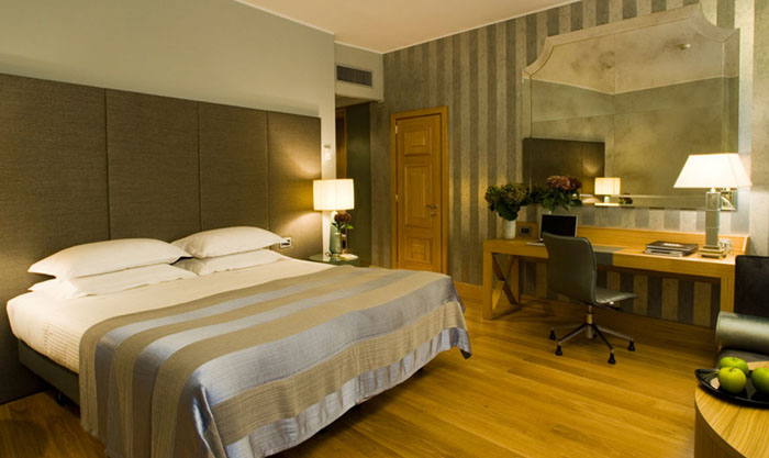 Номер Deluxe Room отеля Starhotels Rosa Grand 4* (Старотель Роза Гранд 4*) Фото отеля Starhotels Rosa Grand 4* (Старотель Роза Гранд 4*)