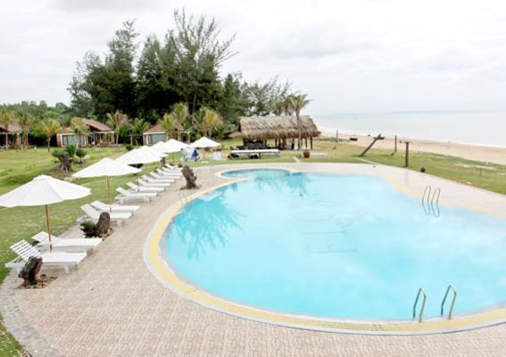 Бассейн отеля Fiore Healthy Resort 4* (Фиоре Хелфи Резорт 4*) Фото отеля Fiore Healthy Resort 4* (Фиоре Хелфи Резорт 4*)