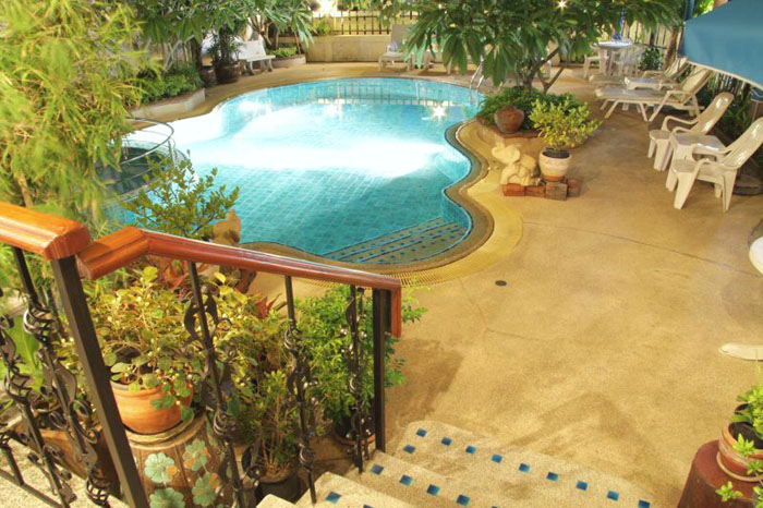 Бассейн отеля Royal View Place 3* (Роял Вью Плейс 3*) Фото отеля Royal View Place 3* (Роял Вью Плейс 3*)