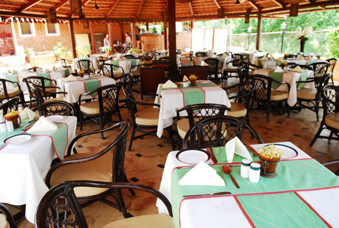 Ресторан отеля Coconut Grove 4* (Коконат Грув 4*) Фото отеля Coconut Grove 4* (Коконат Грув 4*)