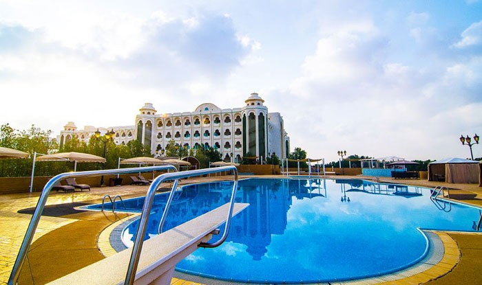 Бассейн отеля Five Continents Ghantoot Beach Resort 4* (Файв Континентс Гантут Бич Резорт 4*) Фото отеля Five Continents Ghantoot Beach Resort 4* (Файв Континентс Гантут Бич Резорт 4*)