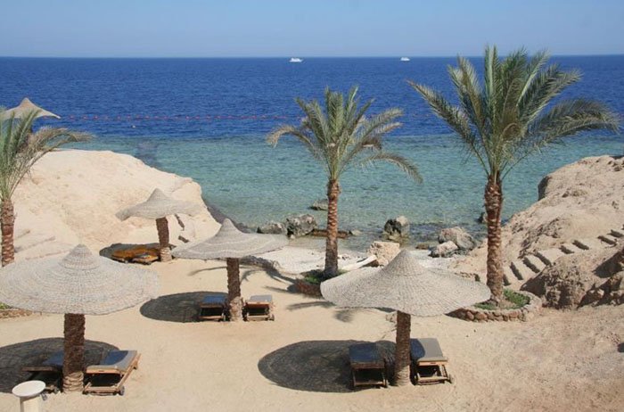 Пляж отеля Monte Carlo Sharm El Sheikh 5* (Монте Карло Шарм-эль-Шейх 5*)