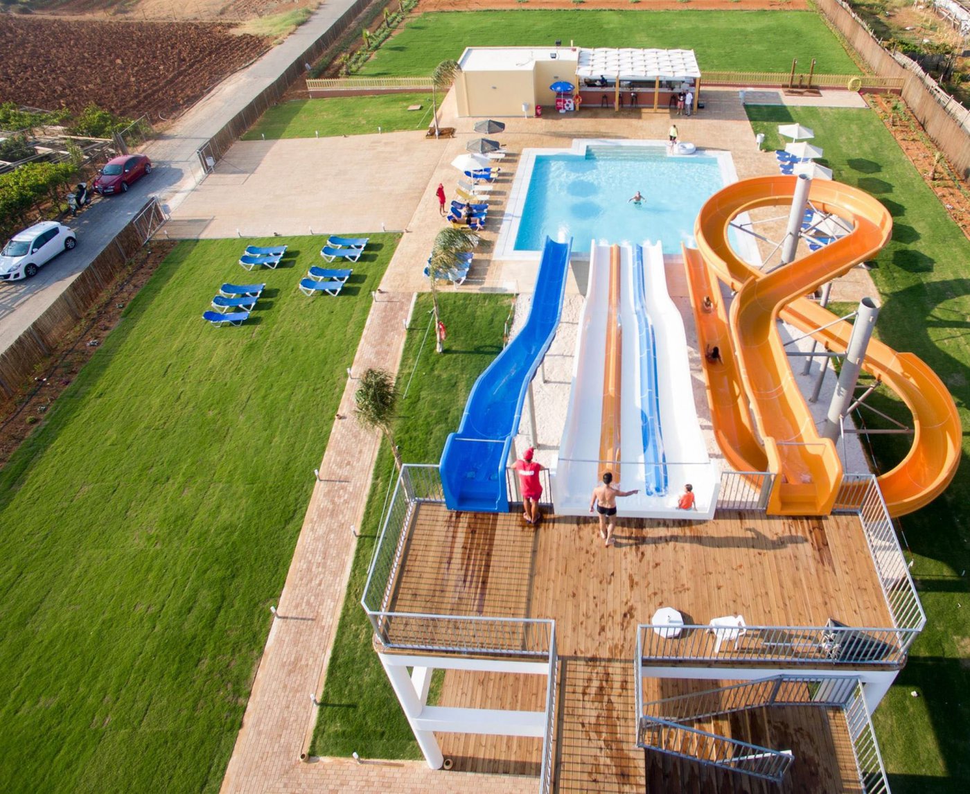 Водные горки отеля Zorbas Village & Aqua Park 4* (Зорбас Виладж энд Аквапарк 4*) Фото отеля Zorbas Village & Aqua Park 4* (Зорбас Виладж энд Аквапарк 4*)
